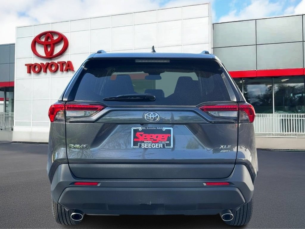 Used 2025 Toyota RAV4 XLE AWD/4WD image 6