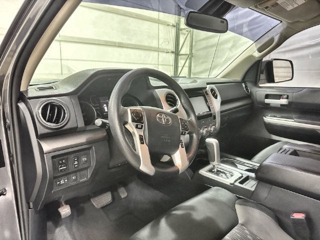 Used 2018 Toyota Tundra SR5 w/ SR5 Upgrade Package RWD image 10