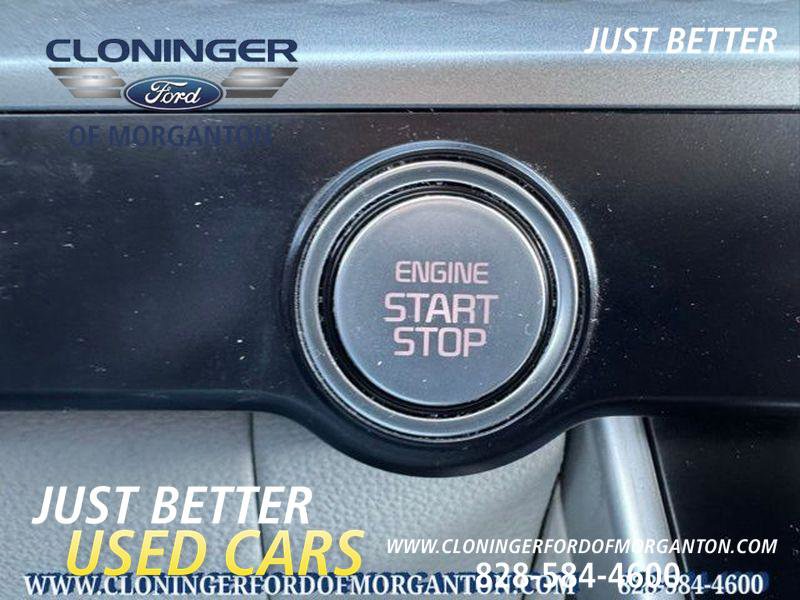 Used 2023 Kia Carnival LX image 32