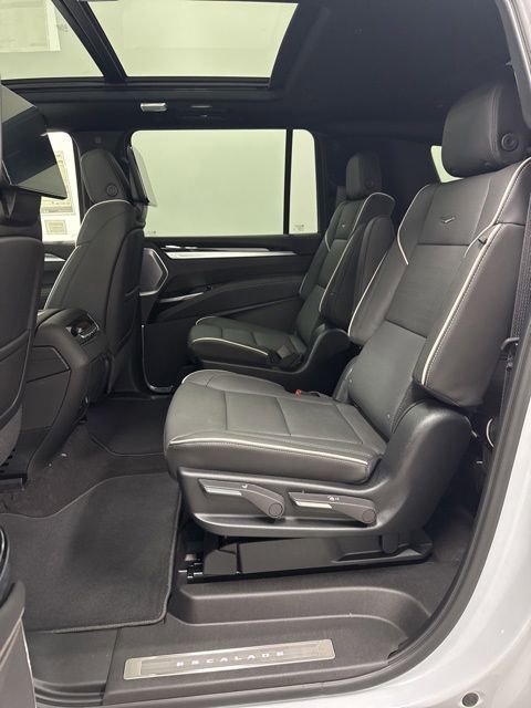 New 2026 Cadillac Escalade ESV Luxury w/ Touring Package AWD/4WD image 25