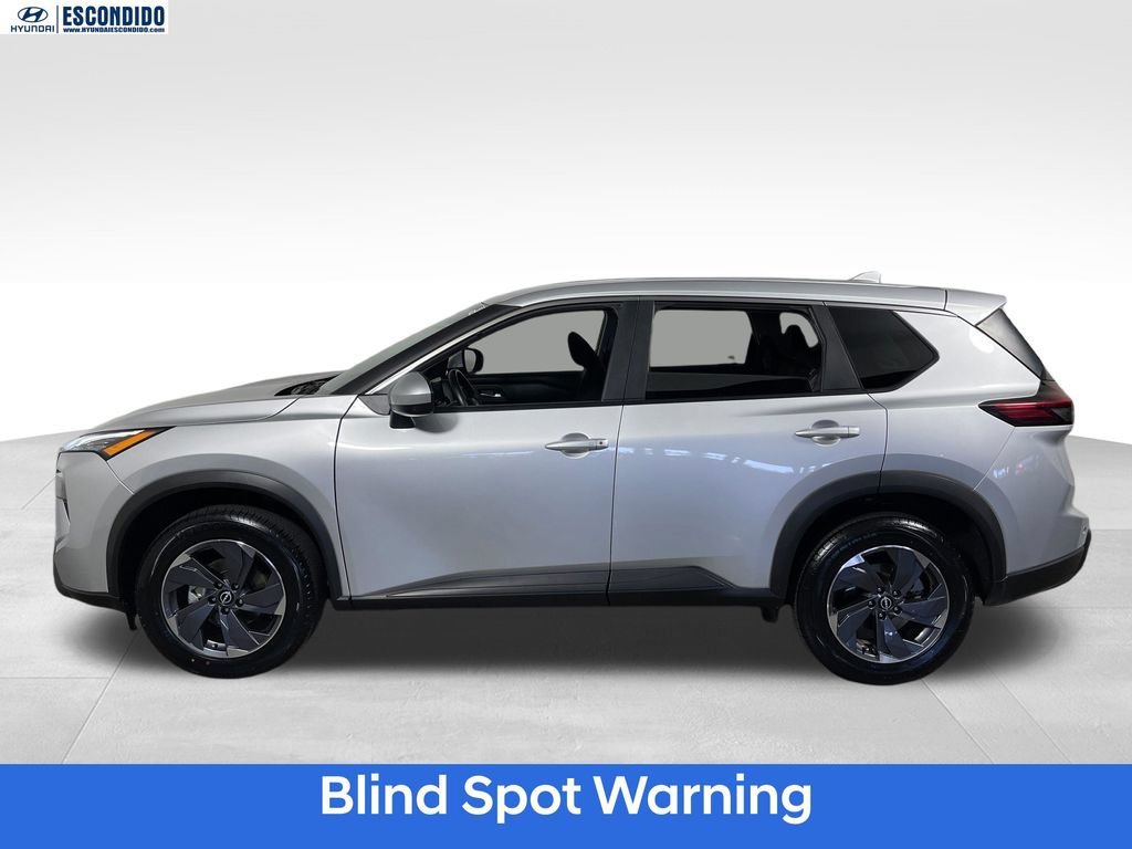 Used 2025 Nissan Rogue SV FWD image 2