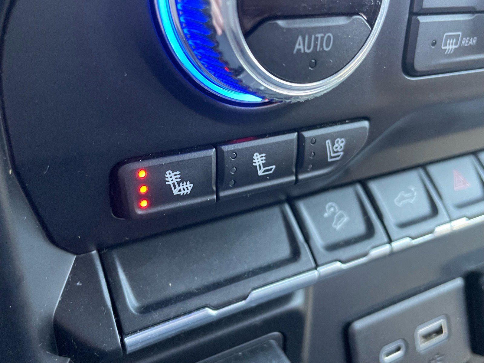 Used 2021 GMC Sierra 1500 AT4 image 15