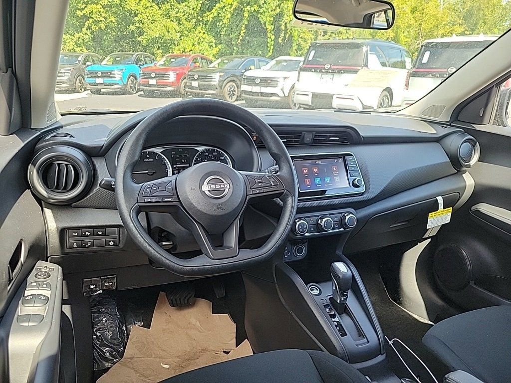 New 2025 Nissan Kicks Play S image 13