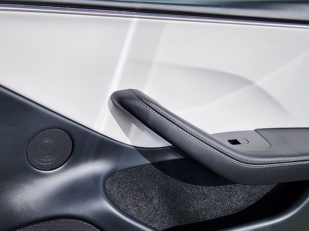 Used 2025 Tesla Model 3 Long Range image 13