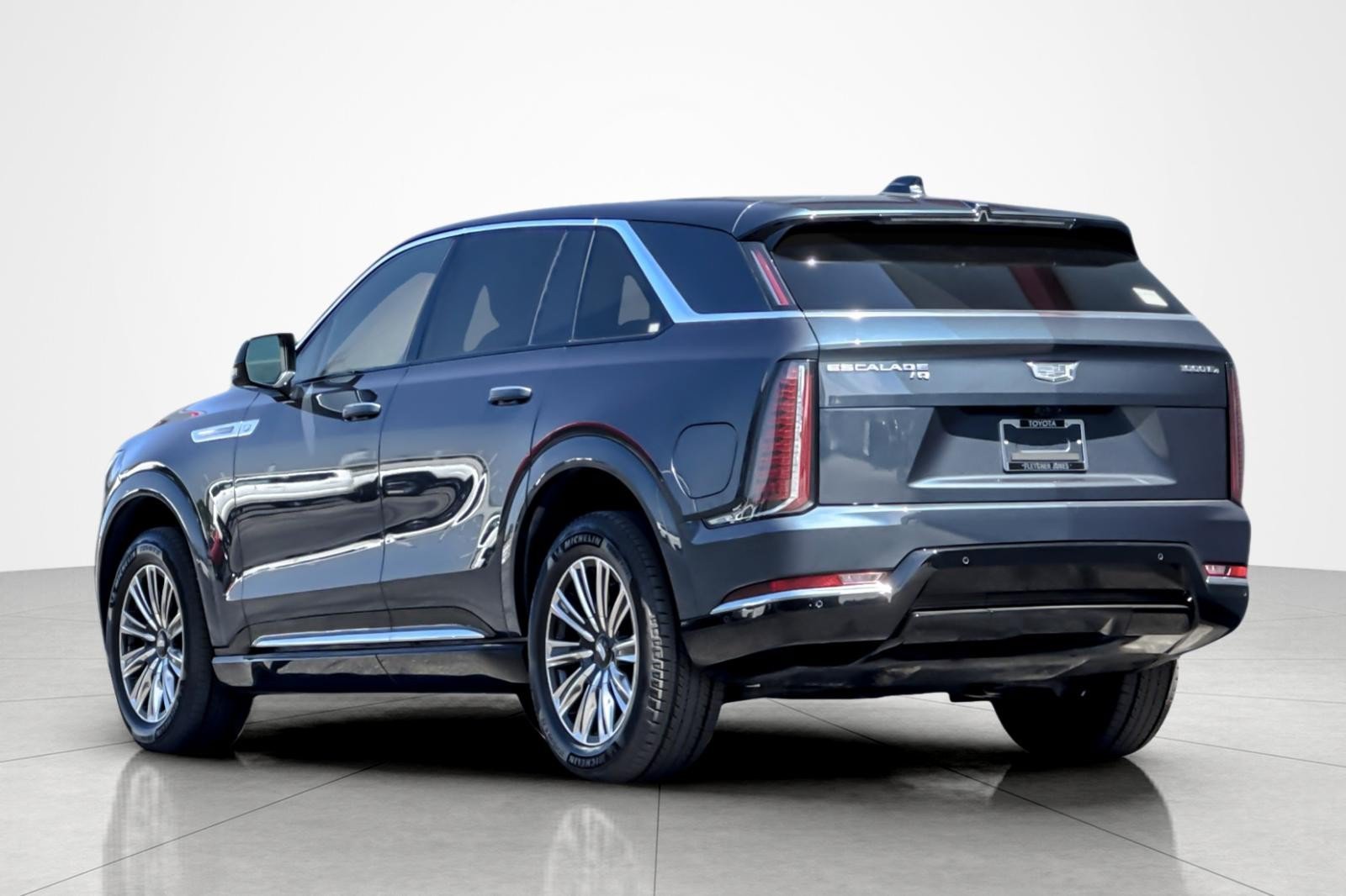 Used 2026 Cadillac Escalade IQ Luxury 1 AWD/4WD image 3