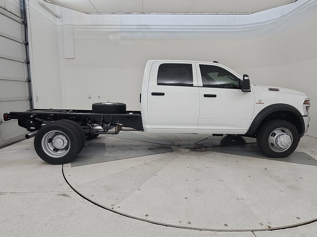 New 2026 RAM 5500 Tradesman w/ Chrome Appearance Group AWD/4WD image 9