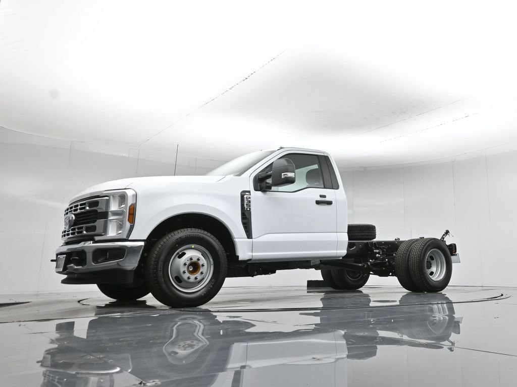 New 2026 Ford F350 XL w/ XL Chrome Package RWD image 40