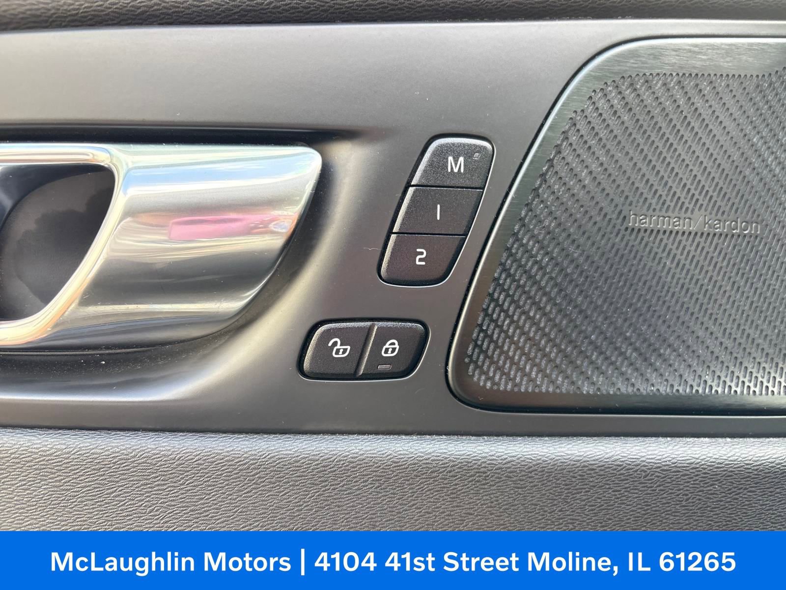 Certified 2022 Volvo XC60 B5 Inscription w/ Climate Package image 12