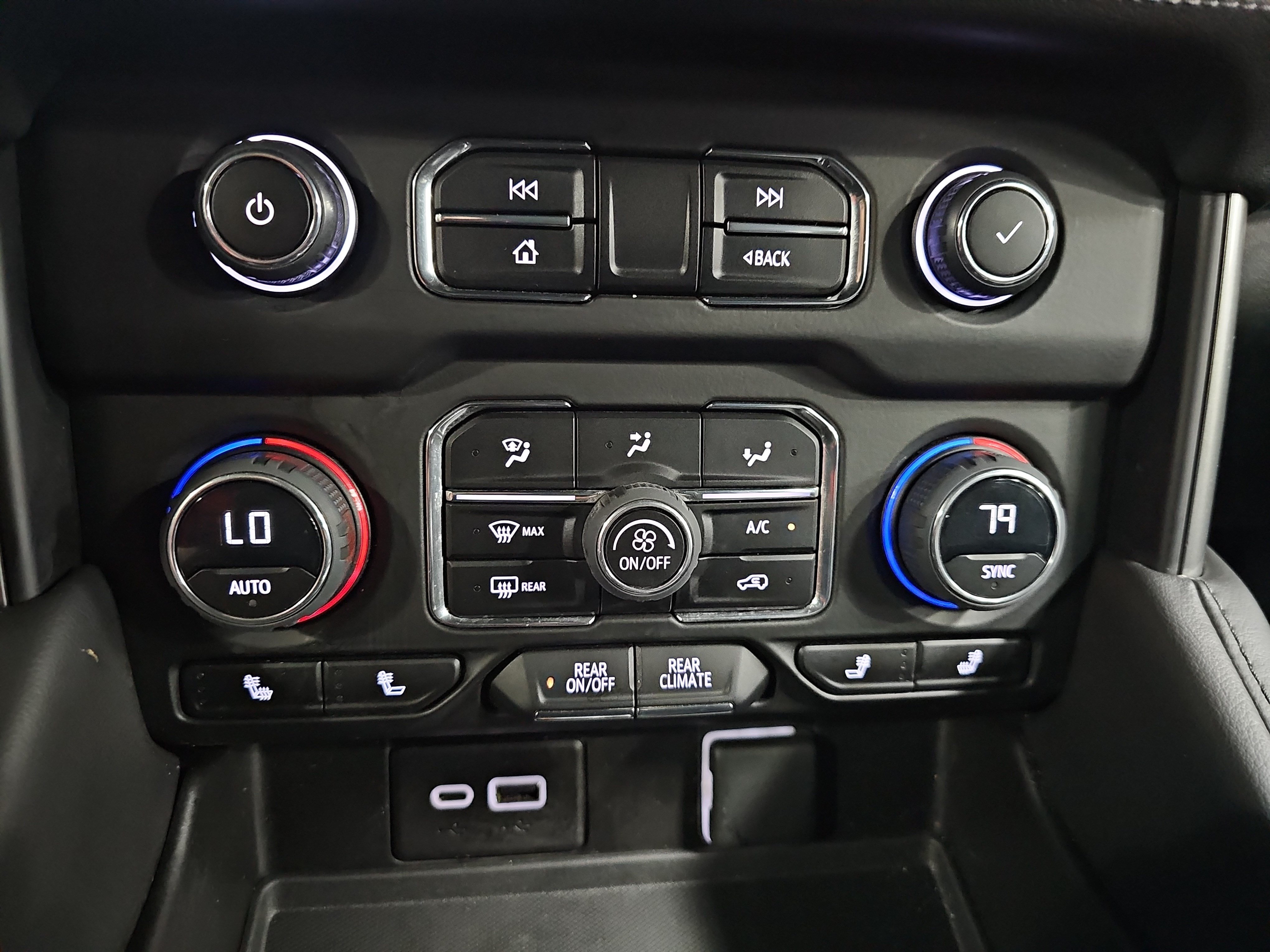 Used 2023 Chevrolet Suburban LT AWD/4WD image 23