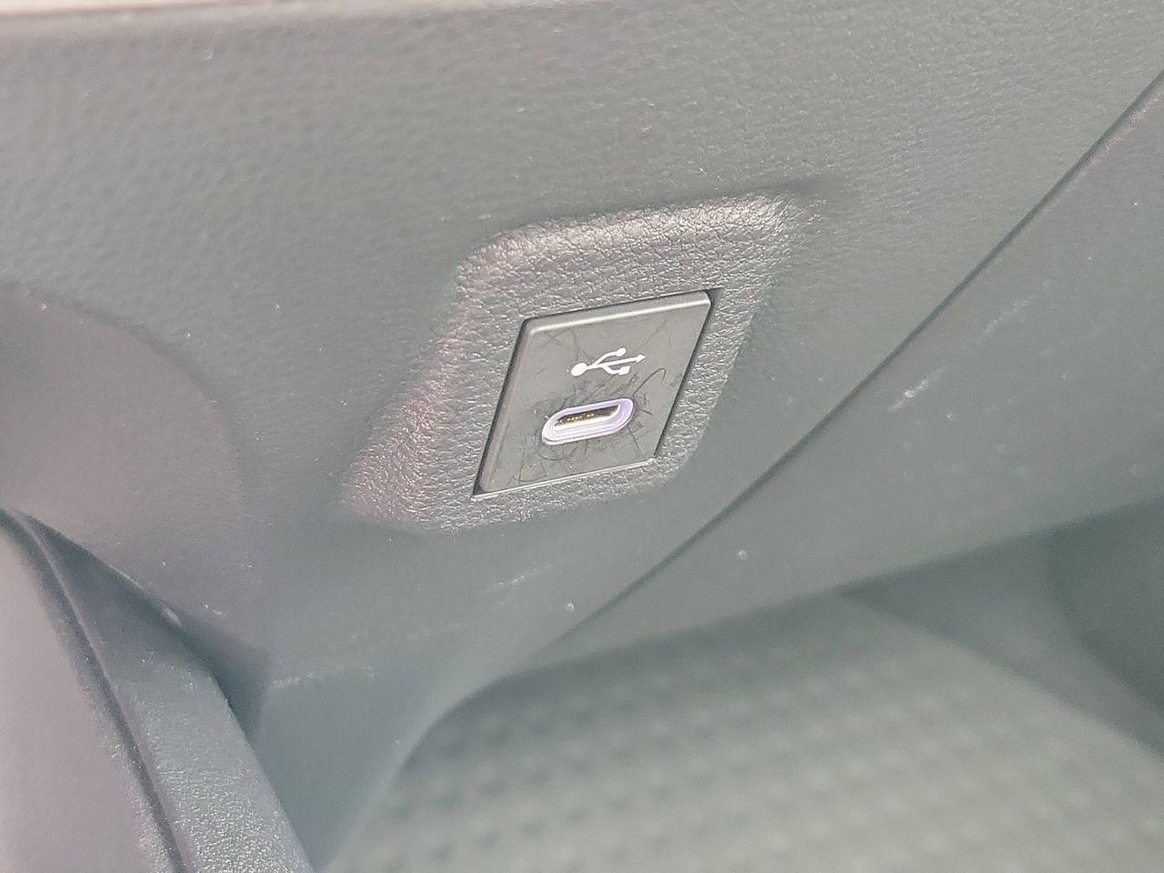 Used 2025 Toyota Corolla SE image 28