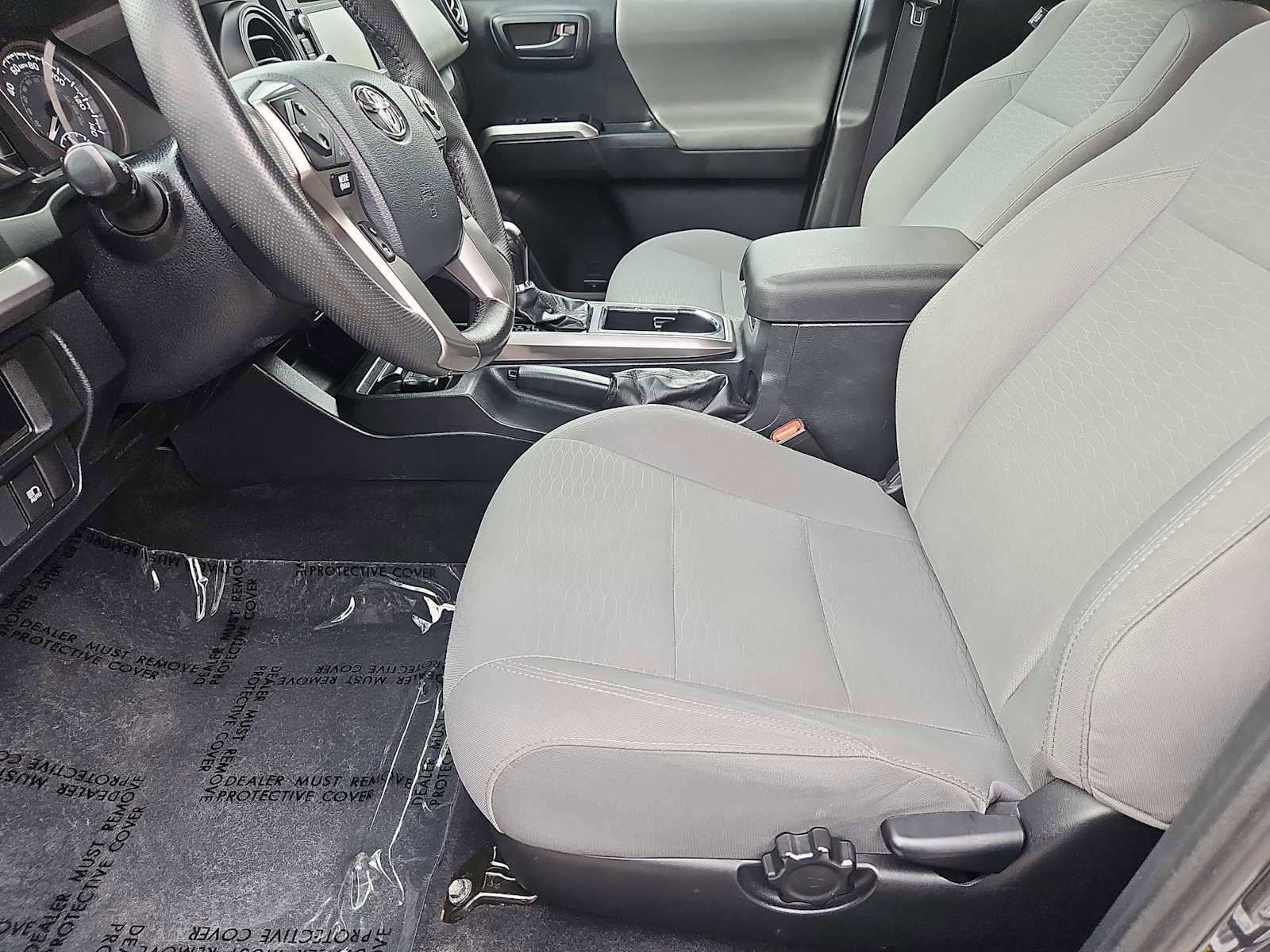 Used 2018 Toyota Tacoma SR5 AWD/4WD image 24