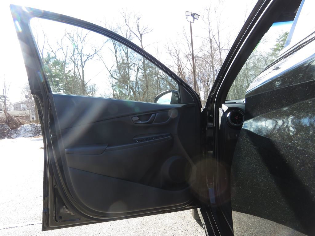 Used 2022 Hyundai Kona N Line image 9