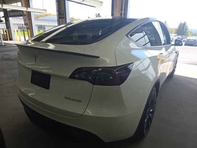 Used 2023 Tesla Model Y Performance AWD/4WD image 5