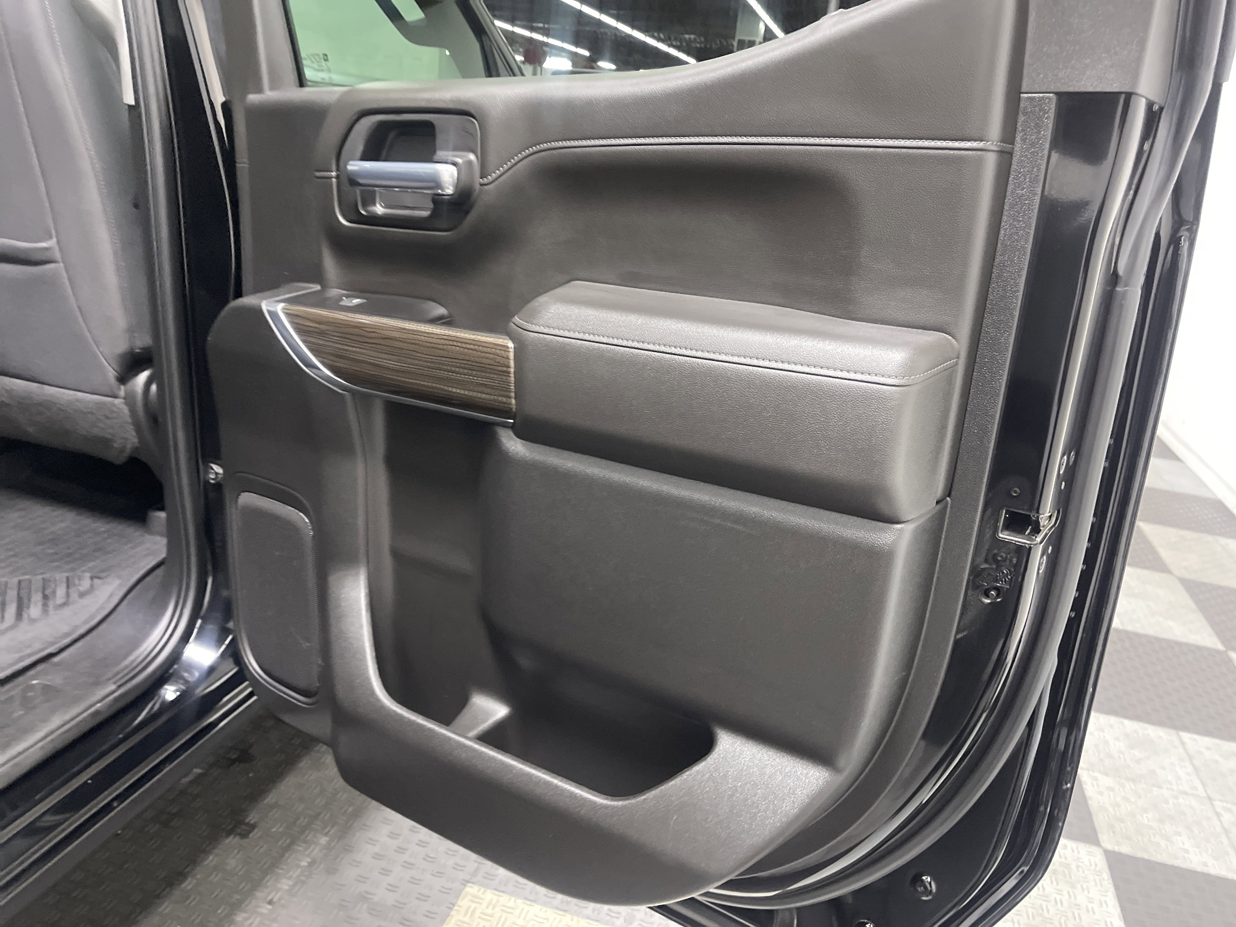 Used 2022 Chevrolet Silverado 1500 RST w/ Z71 Off-Road Package AWD/4WD image 18