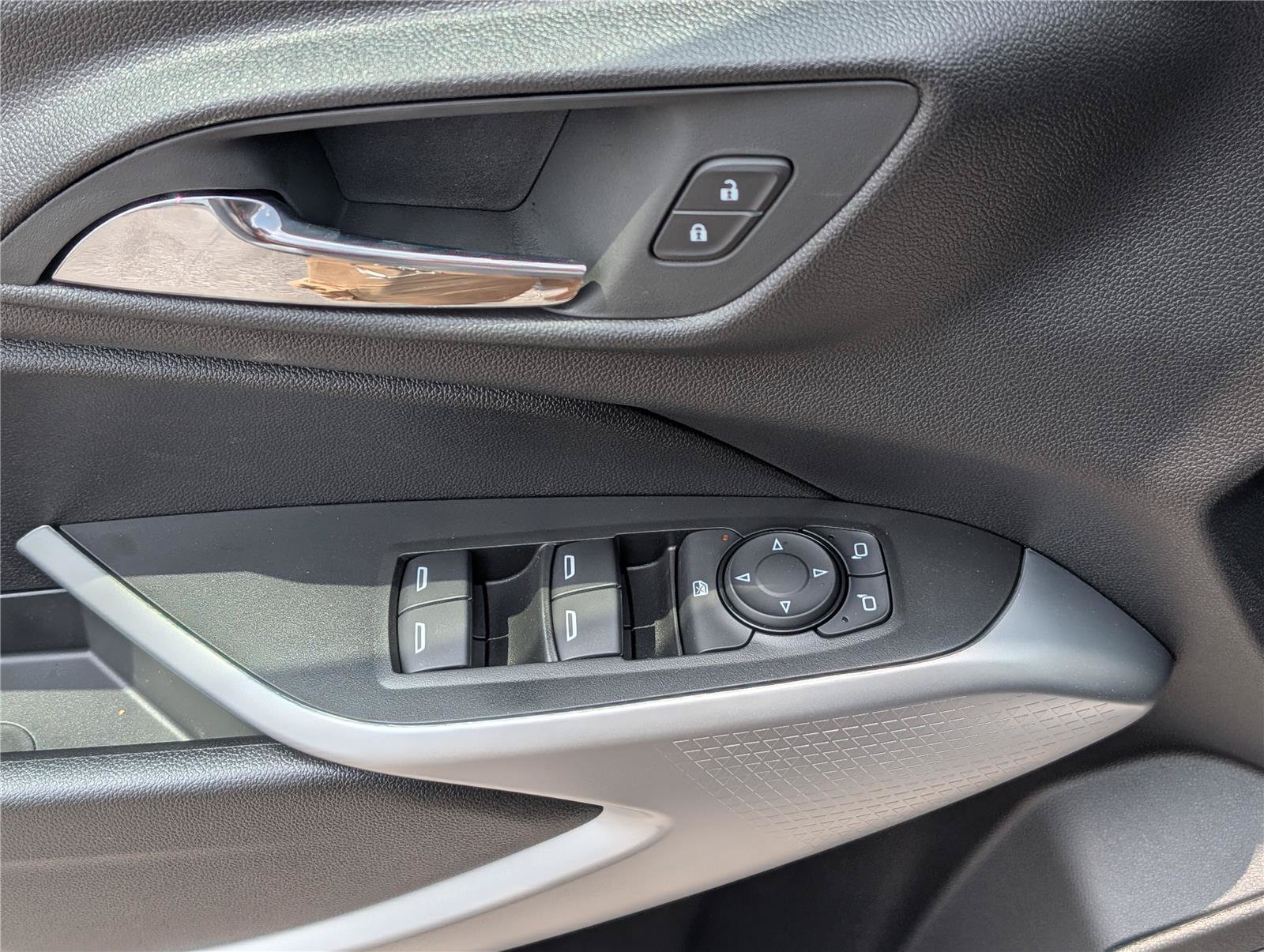 New 2026 Chevrolet Trax LS FWD image 13