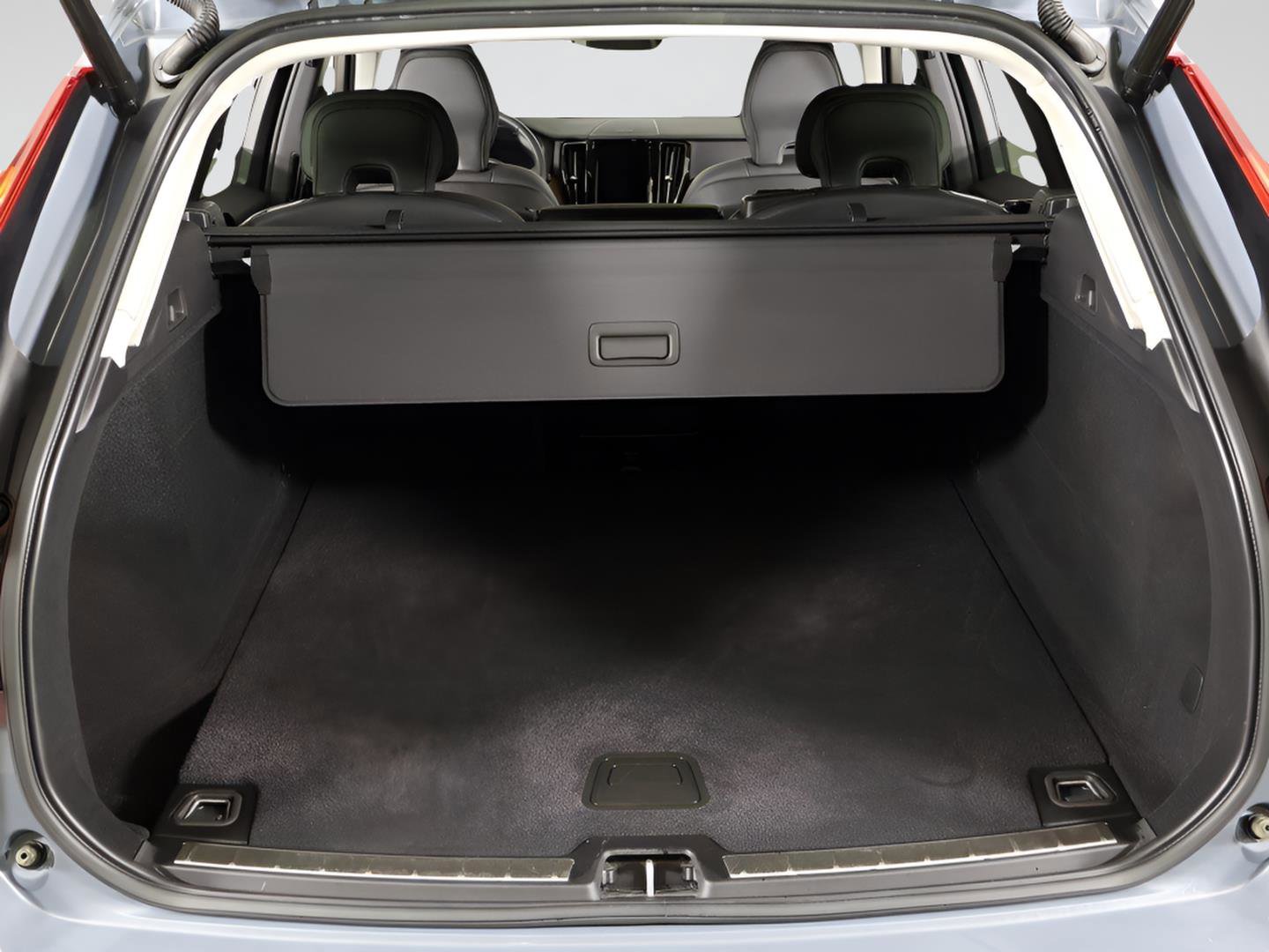 Used 2024 Volvo XC60 B5 Plus image 7