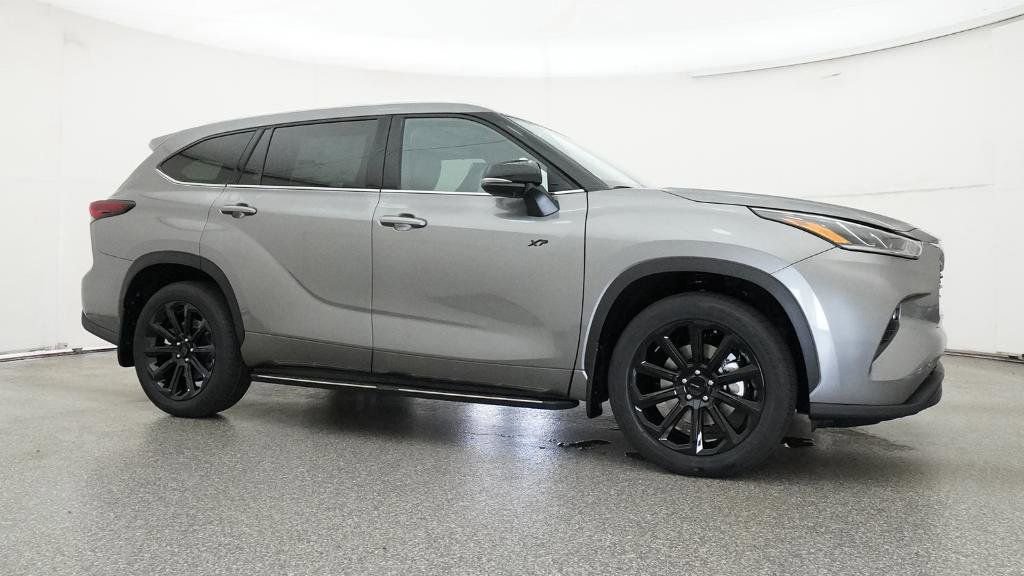 Certified 2026 Toyota Highlander Limited AWD/4WD image 15