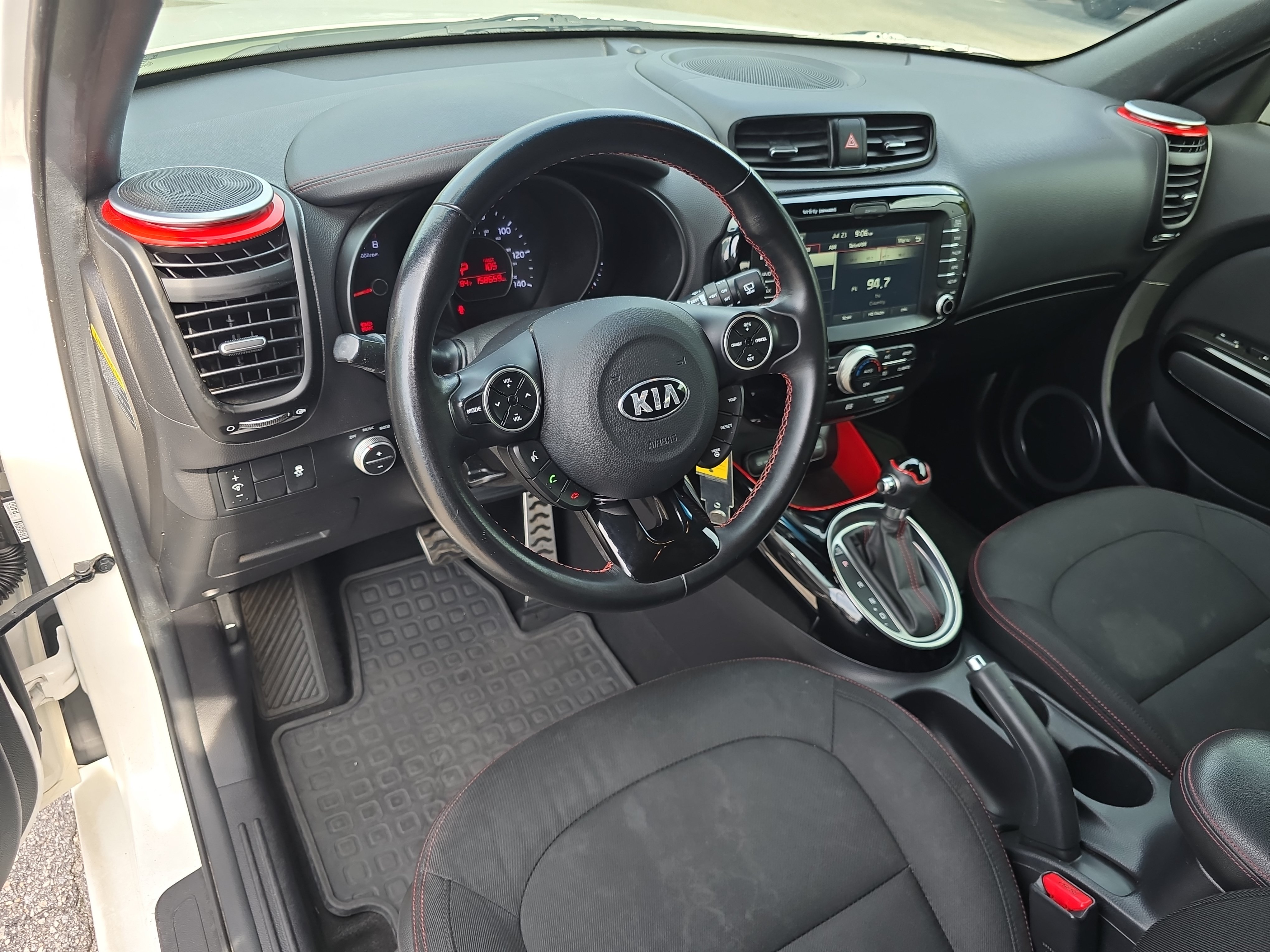 Used 2014 Kia Soul + FWD image 15