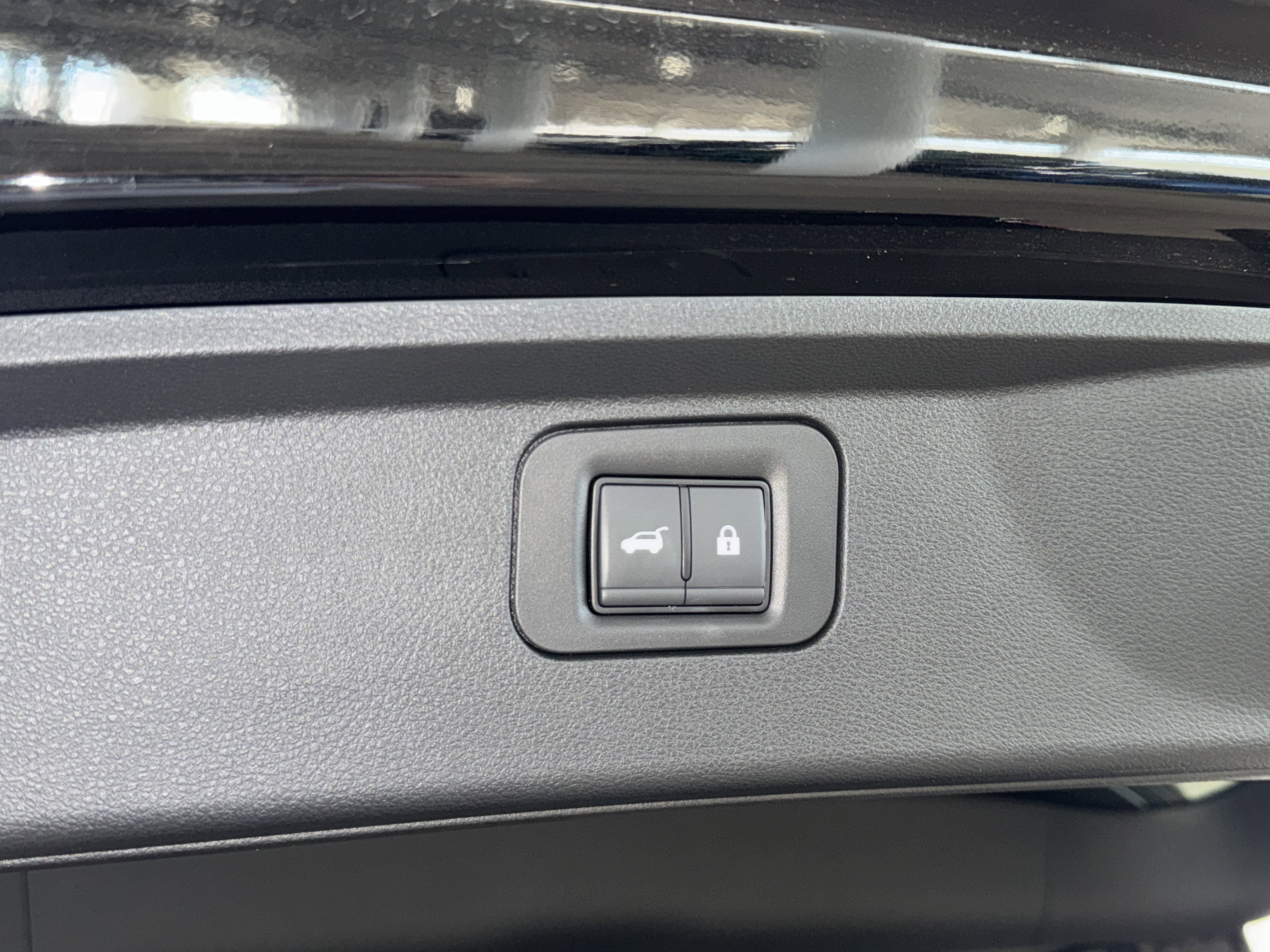 Used 2025 Nissan Armada Platinum image 15