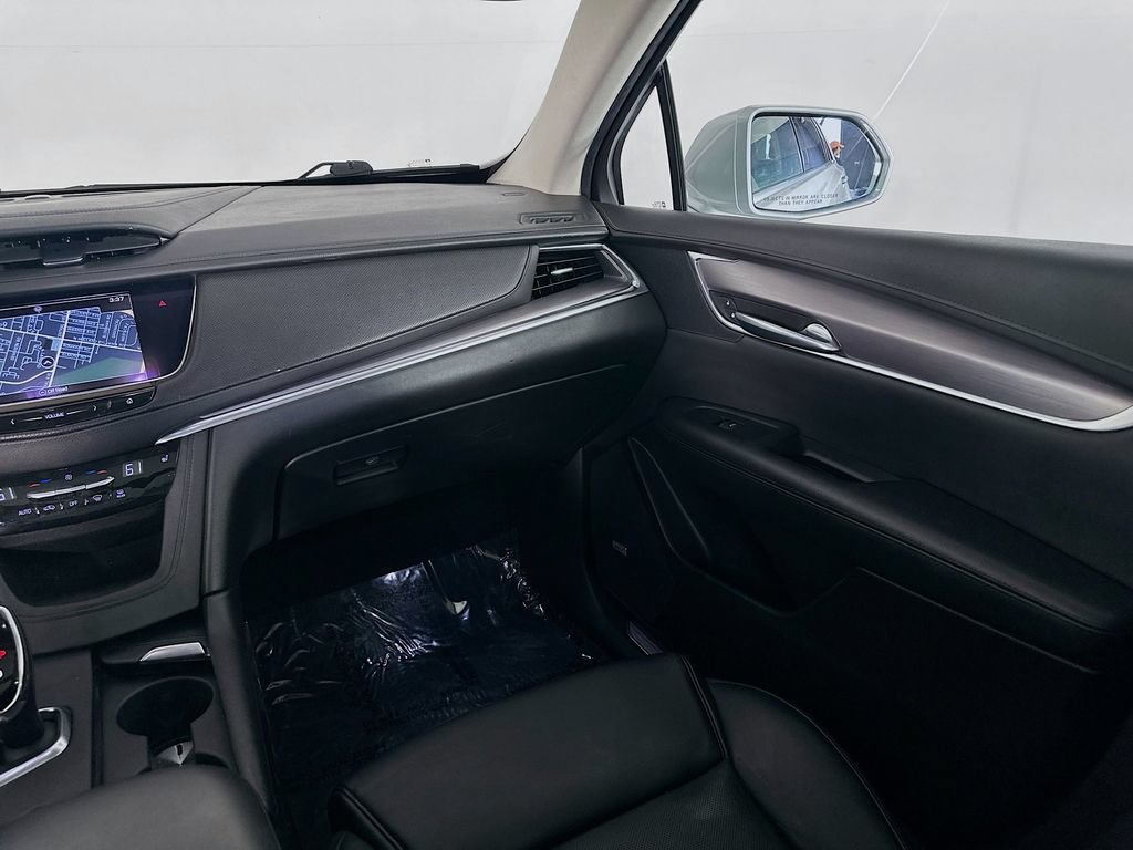 Used 2017 Cadillac XT5 Luxury FWD image 32