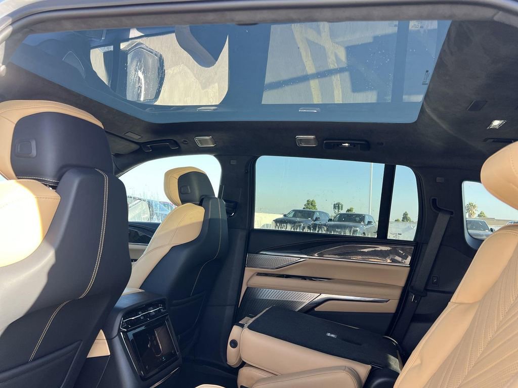New 2025 Cadillac Escalade IQ Luxury 2 image 29