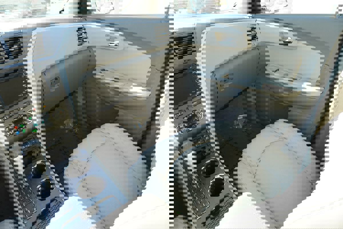 Used 2011 Chevrolet Traverse LT w/ Personal Connectivity Package image 23