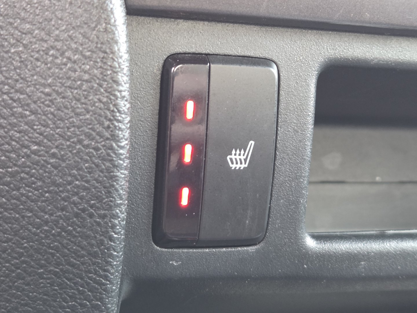 Used 2023 Honda Passport EX-L image 6