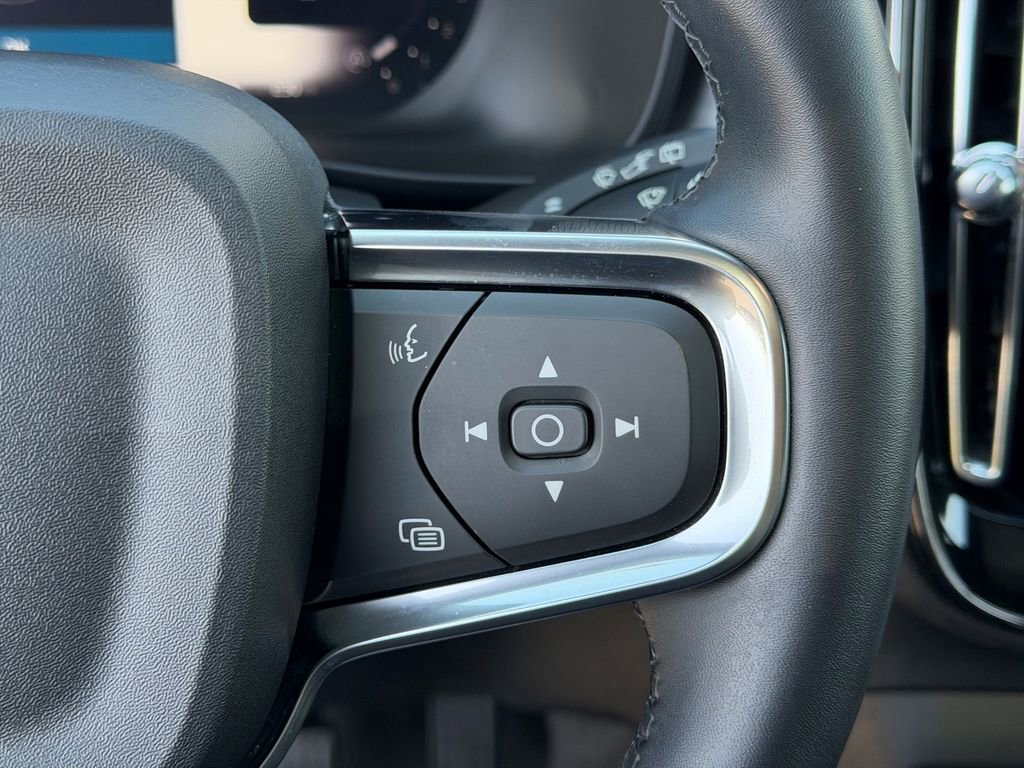 Certified 2024 Volvo XC40 B5 Core AWD/4WD image 25