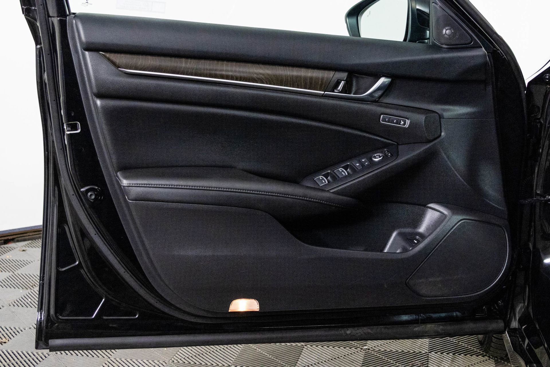 Used 2021 Honda Accord Touring image 32