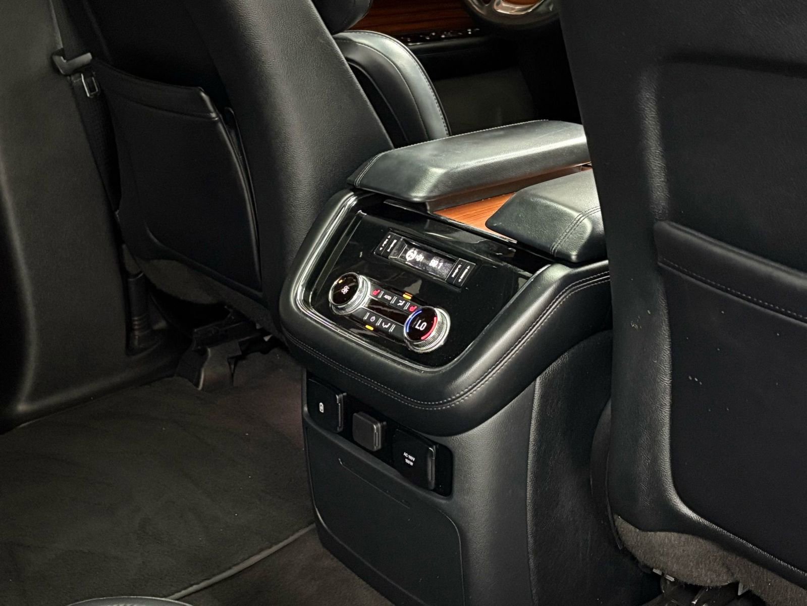 Used 2019 Lincoln Navigator Reserve image 35