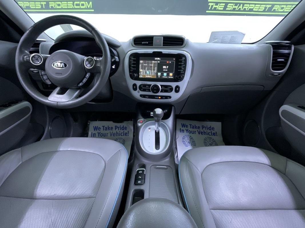 Used 2016 Kia Soul EV + w/ Sun & Fun Package image 19