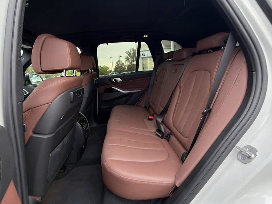 Used 2021 BMW X5 xDrive40i w/ Executive Package AWD/4WD image 13