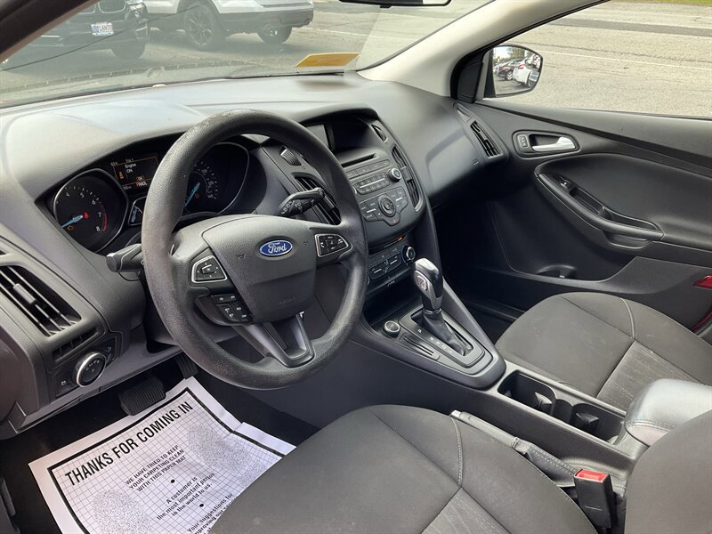 Used 2015 Ford Focus SE FWD image 14