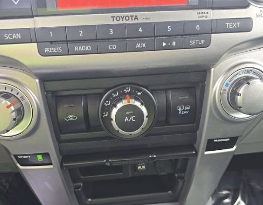 Used 2013 Toyota 4Runner SR5 image 19