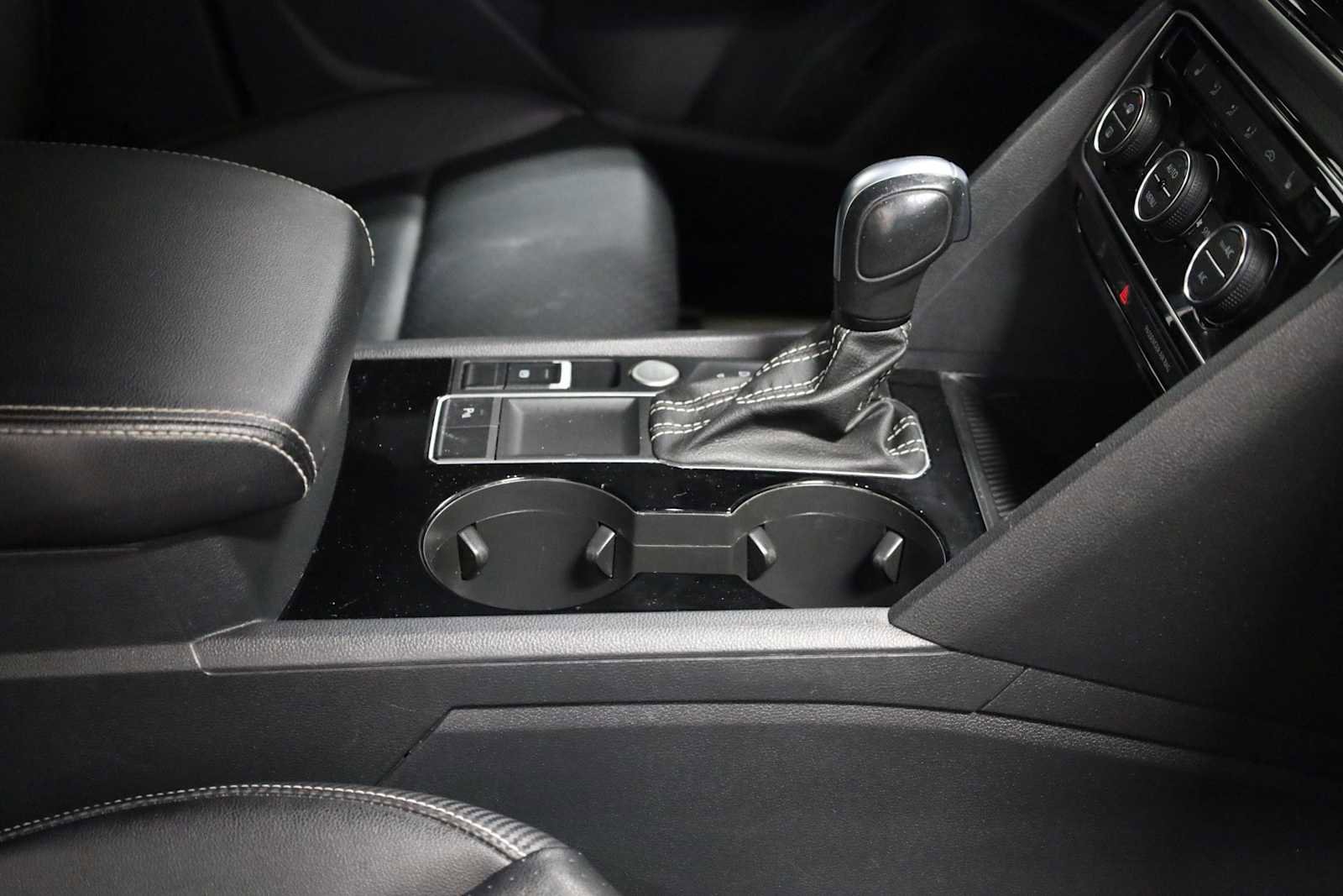 Used 2023 Volkswagen Atlas Cross Sport SE image 19