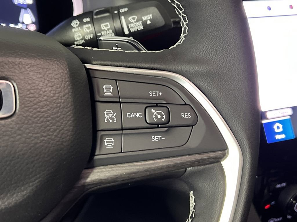 New 2025 Jeep Grand Cherokee Limited image 17