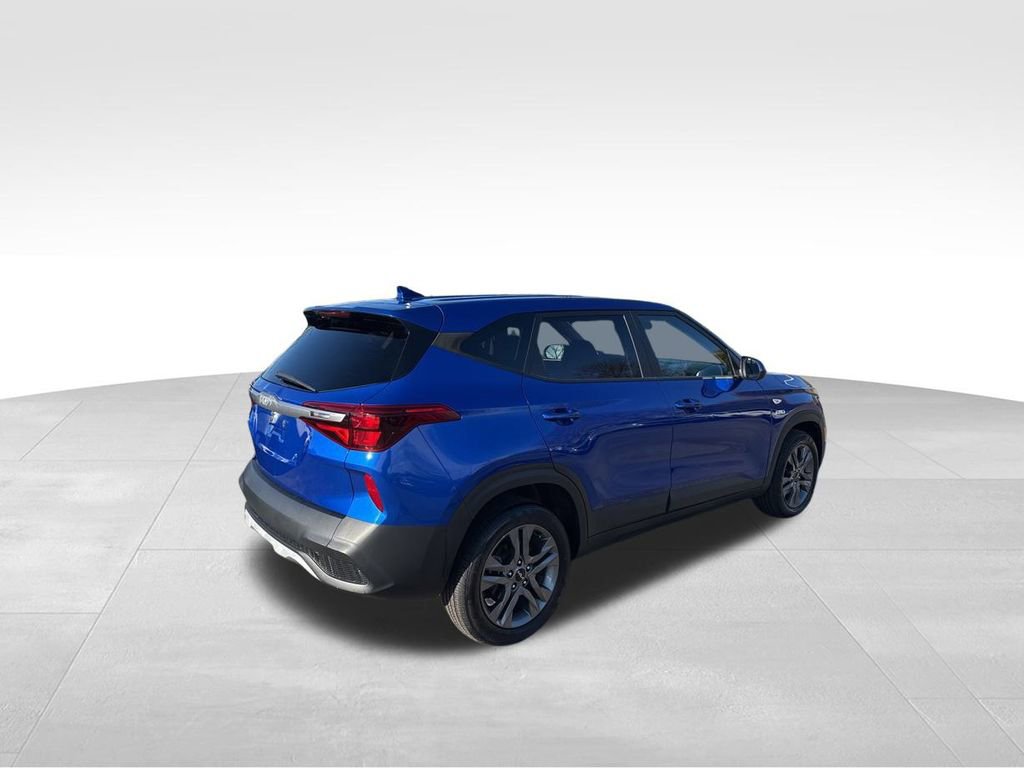 Certified 2023 Kia Seltos LX image 6