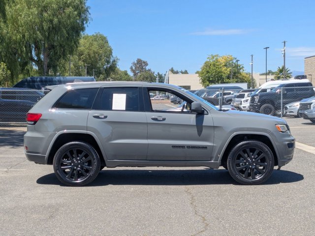 Used 2020 Jeep Grand Cherokee Altitude AWD/4WD image 4