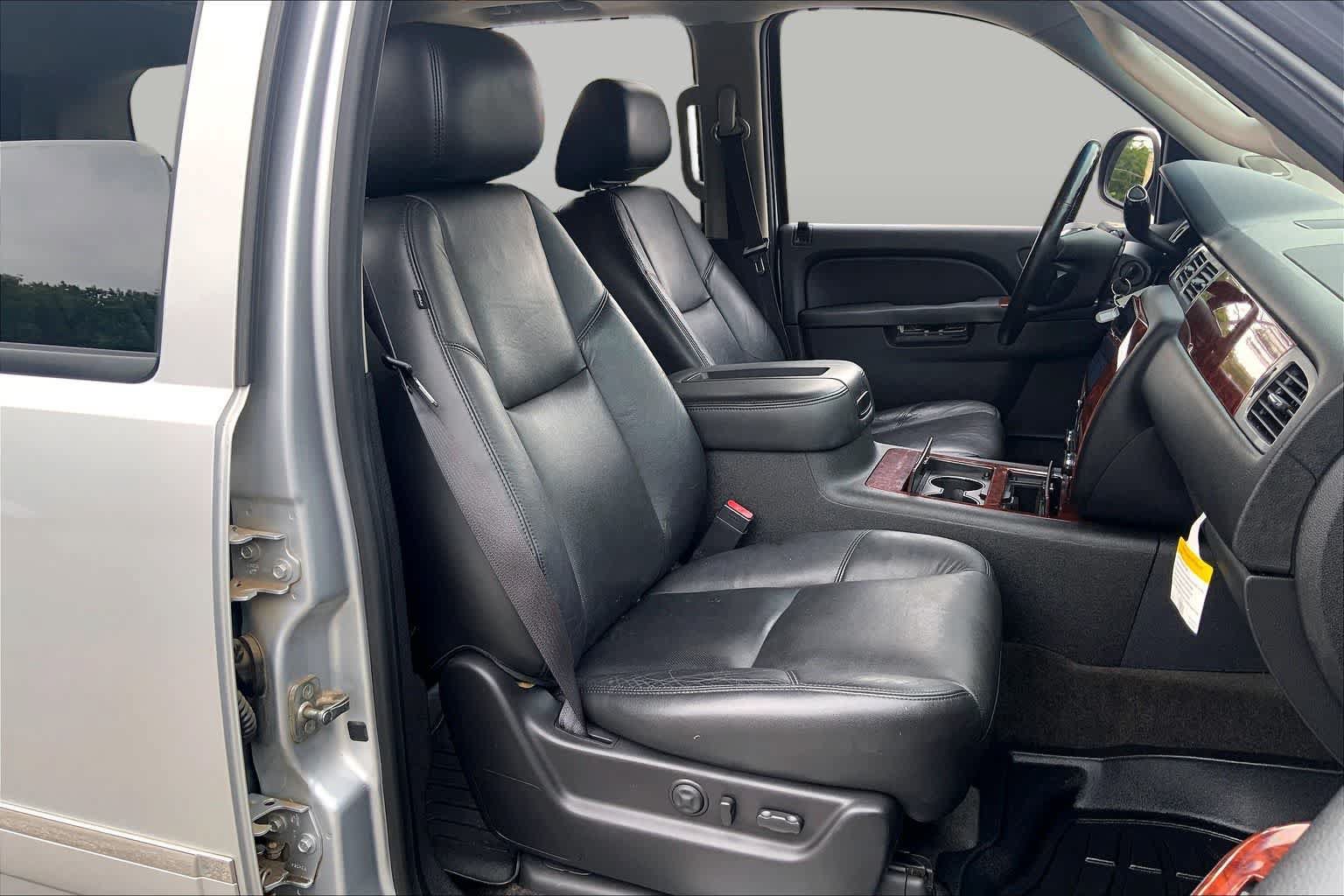 Used 2012 Chevrolet Tahoe LTZ RWD image 8