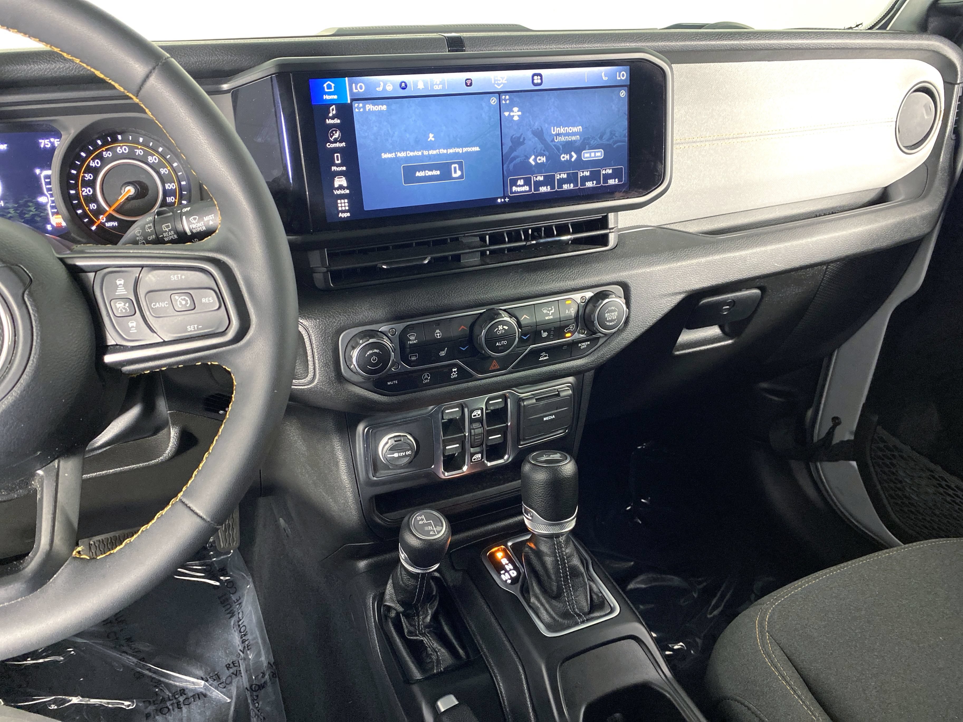 Used 2024 Jeep Wrangler Unlimited Sport AWD/4WD image 28