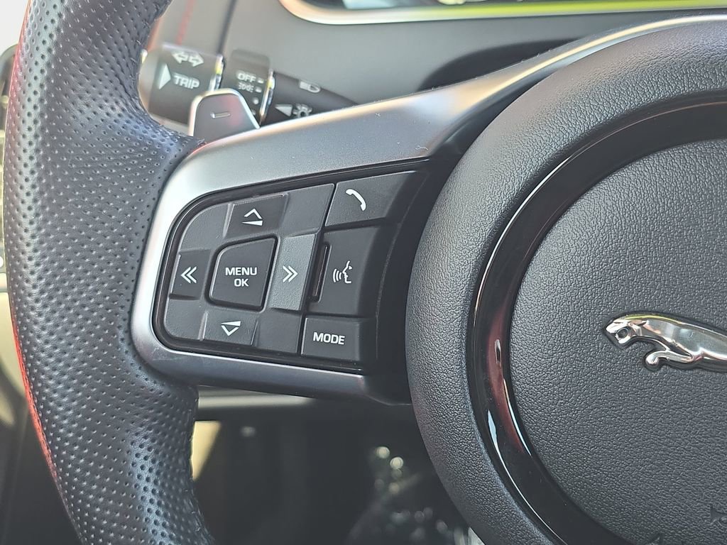 Certified 2022 Jaguar F-TYPE R image 15