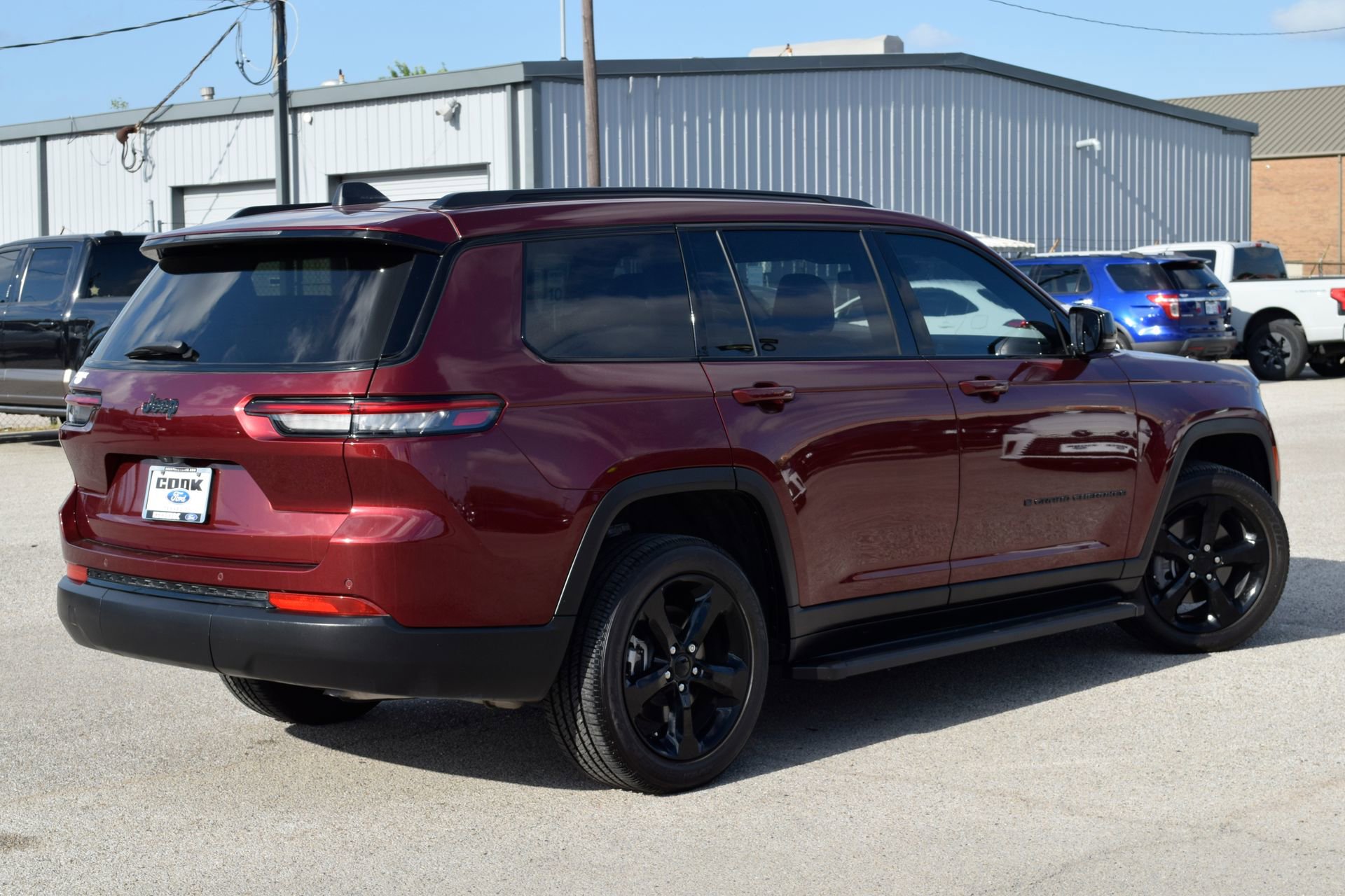 Used 2023 Jeep Grand Cherokee L Laredo image 6