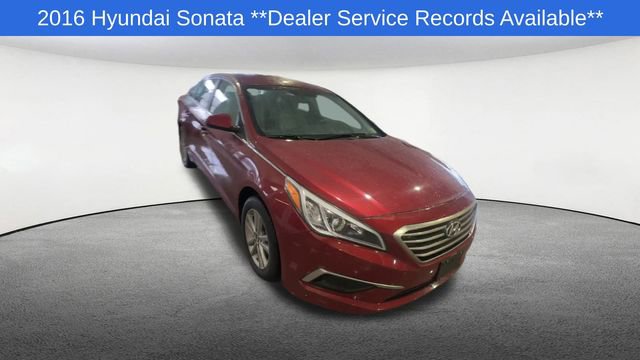 Used 2016 Hyundai Sonata SE image 2