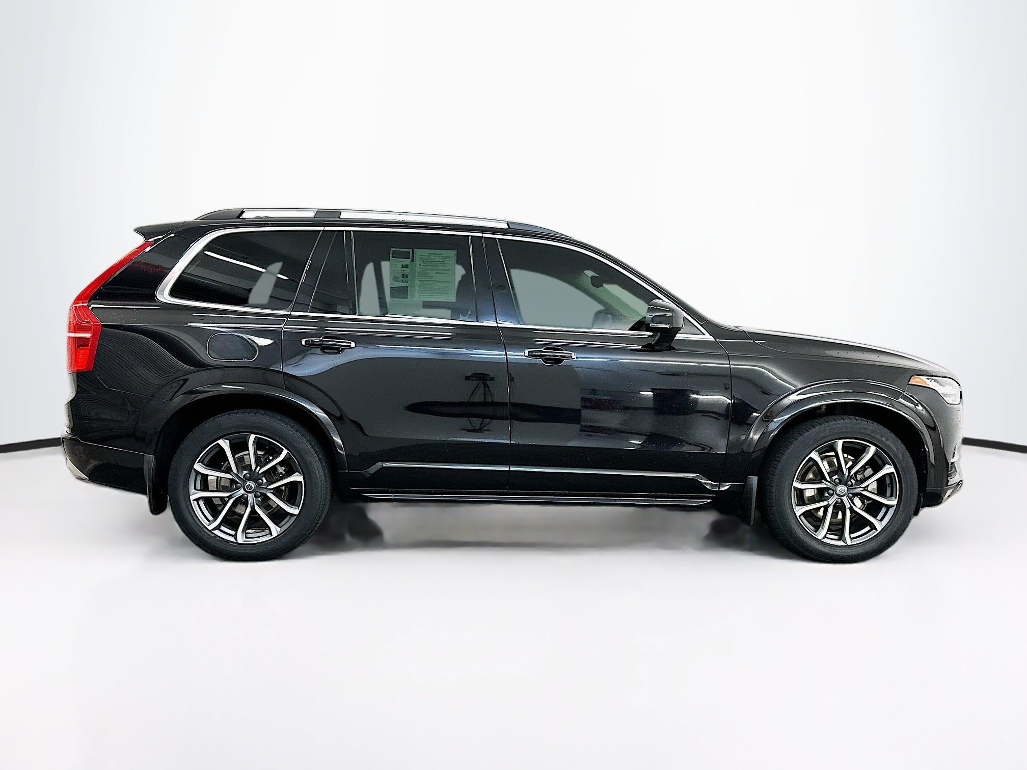 Used 2016 Volvo XC90 T6 Momentum w/ Momentum Plus Package AWD/4WD image 10