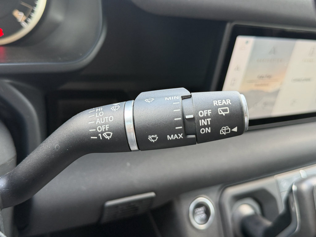 Used 2023 Land Rover Defender 110 X-Dynamic SE AWD/4WD image 22