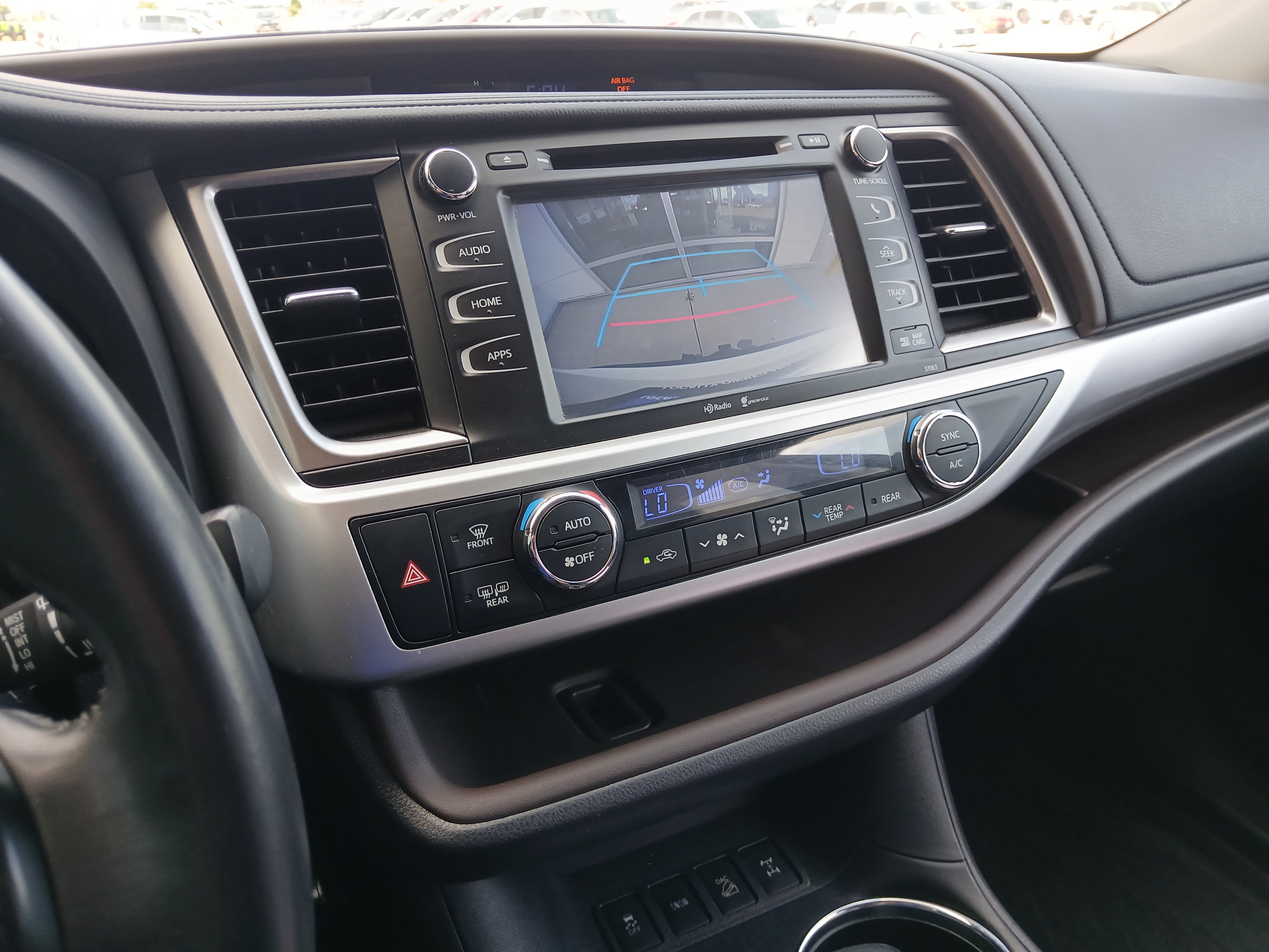 Used 2015 Toyota Highlander XLE AWD/4WD image 14