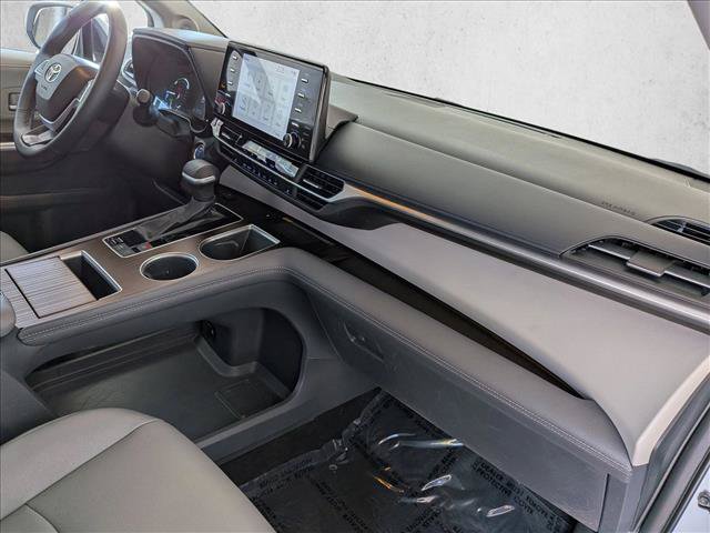 Used 2023 Toyota Sienna XLE w/ XLE Plus Package FWD image 24