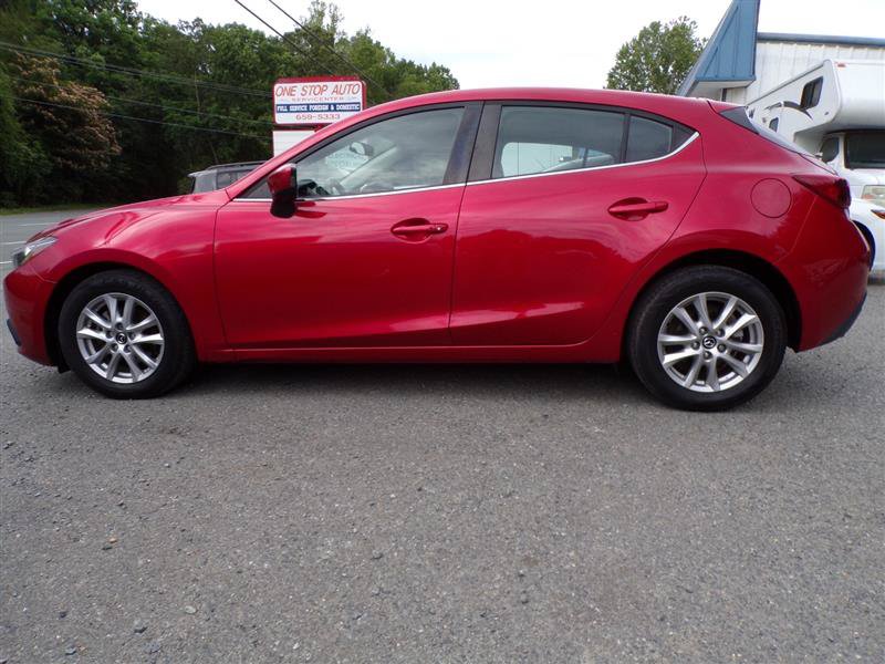 Used 2014 MAZDA MAZDA3 i Touring w/ Technology Package FWD image 11