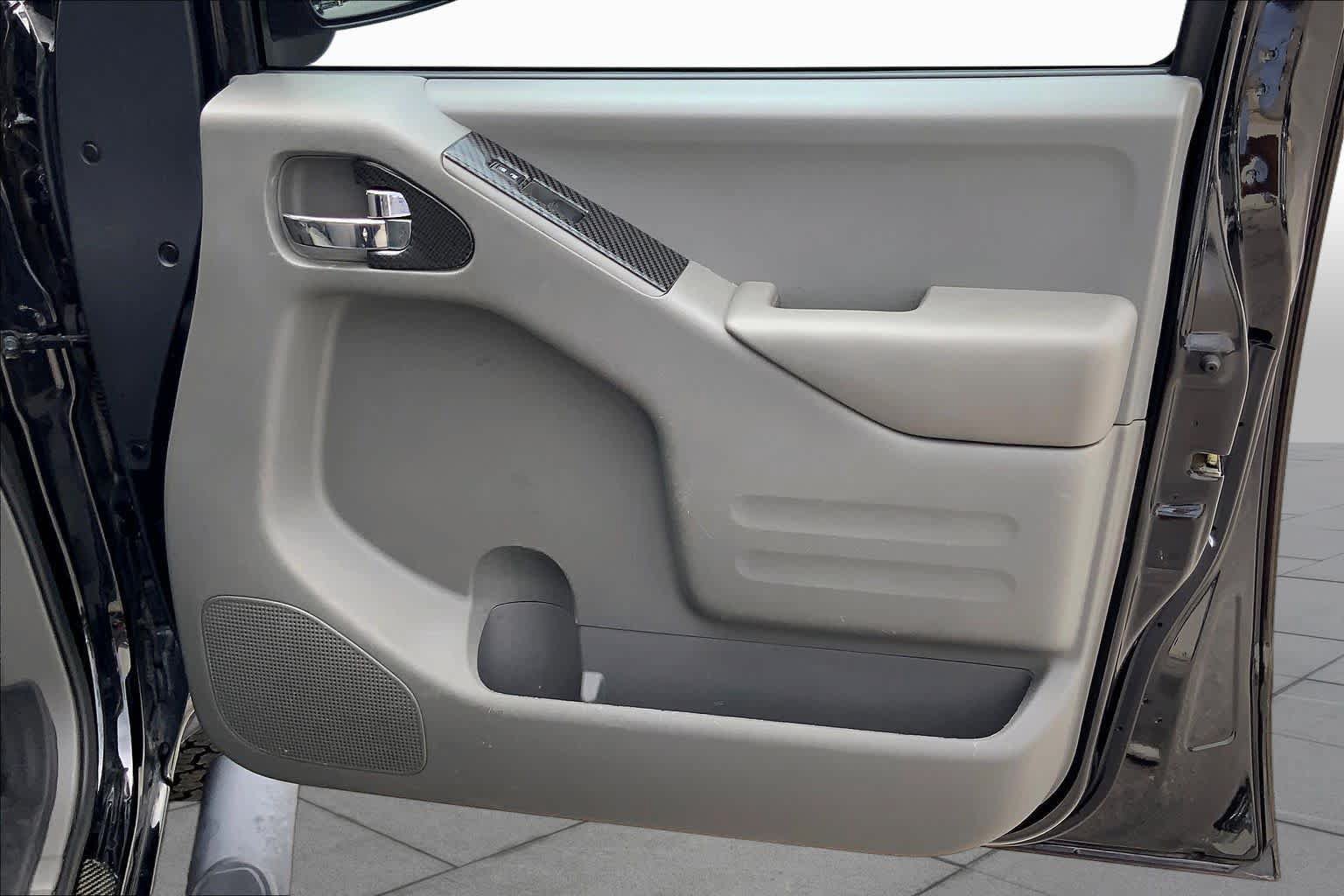 Used 2020 Nissan Frontier SV w/ Midnight Edition Floor Mats AWD/4WD image 23