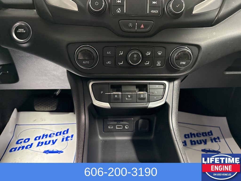 Used 2024 GMC Terrain SLT image 19